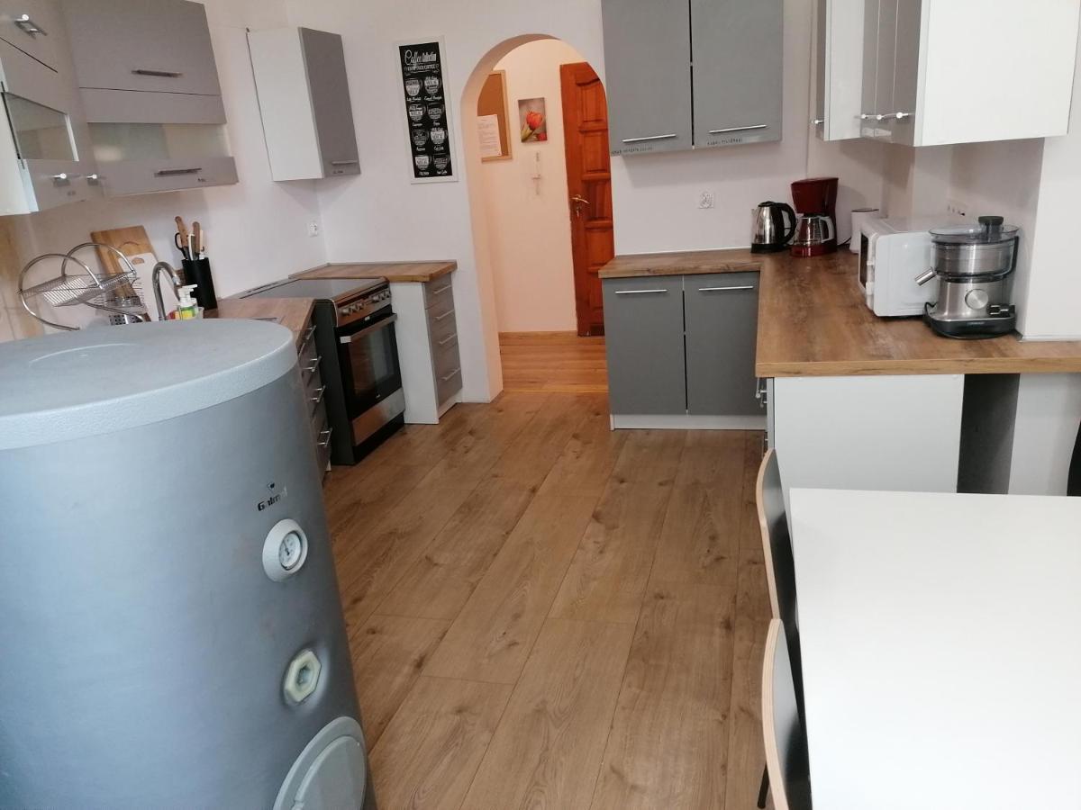 Hostel Tulip - Pokoj Jednoosobowy Nr 1 Ze Wspolna Lazienka I Kuchnia Щецин Экстерьер фото