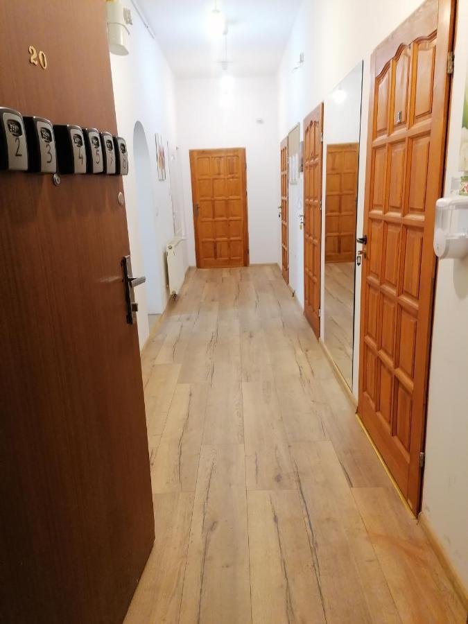 Hostel Tulip - Pokoj Jednoosobowy Nr 1 Ze Wspolna Lazienka I Kuchnia Щецин Экстерьер фото