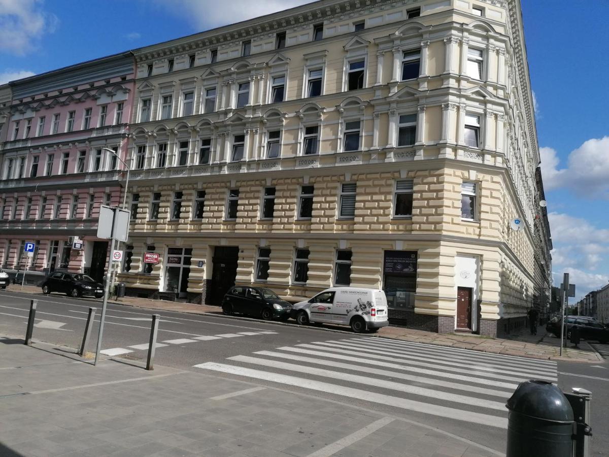 Hostel Tulip - Pokoj Jednoosobowy Nr 1 Ze Wspolna Lazienka I Kuchnia Щецин Экстерьер фото