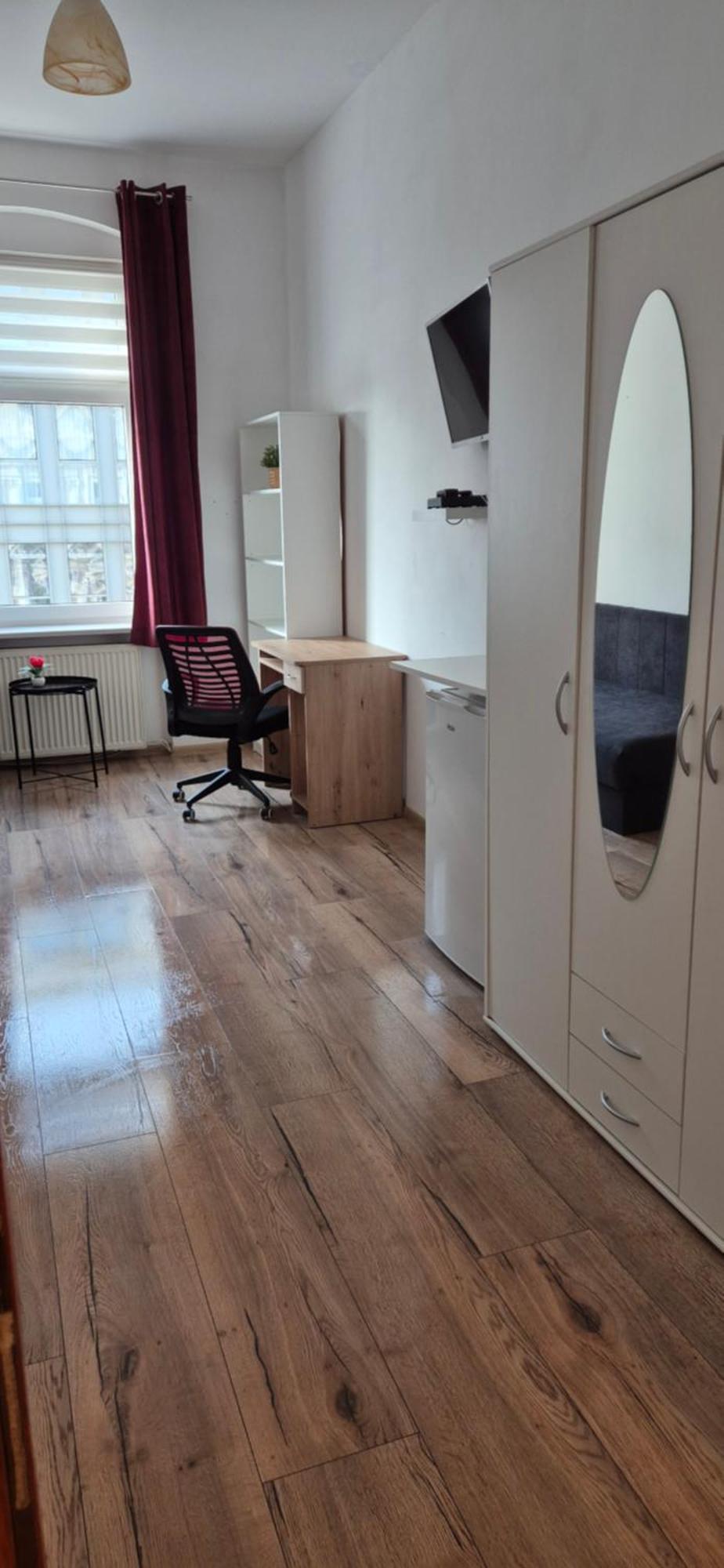 Hostel Tulip - Pokoj Jednoosobowy Nr 1 Ze Wspolna Lazienka I Kuchnia Щецин Экстерьер фото
